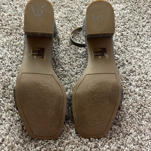 Maurice’s chunky gray heel size 9 - Picture 4 of 12